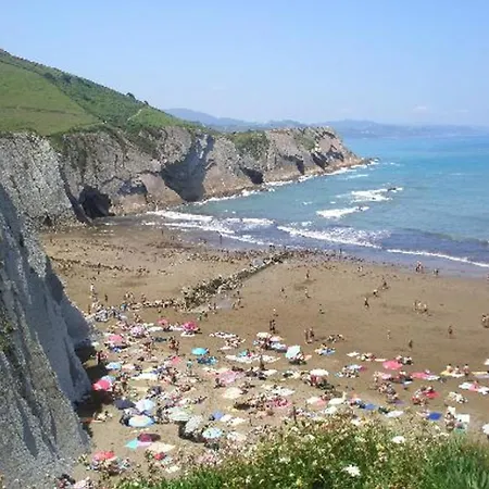 Costa Ii Con Parking Exterior Comunitario Y Parking Privado En El Centro Zumaia